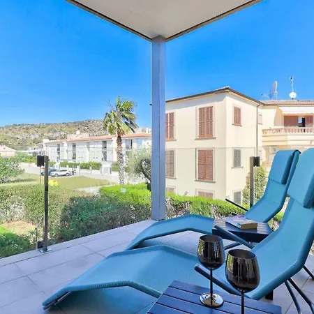 Ramon Apartment *